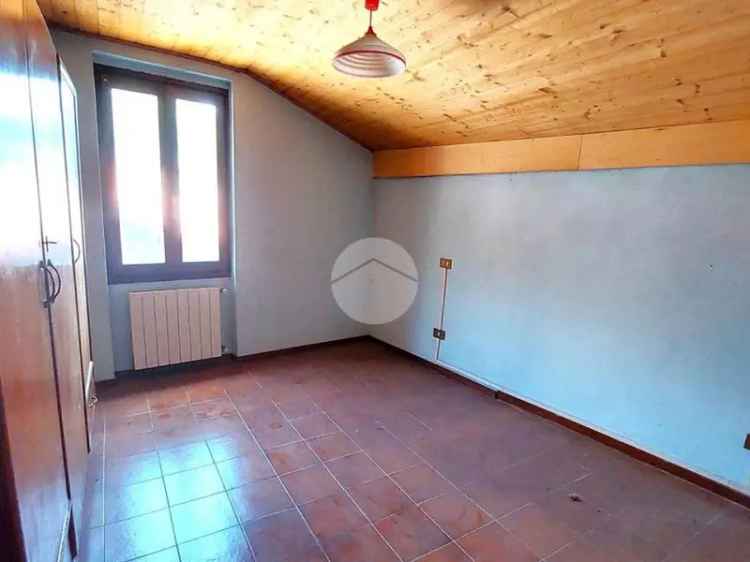 Casa indipendente Ono San Pietro: trilocale e bilocali