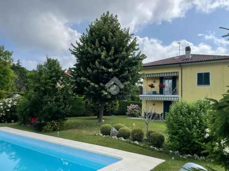 Villa Bifamiliare 257 mq Baldissero Torinese con Piscina