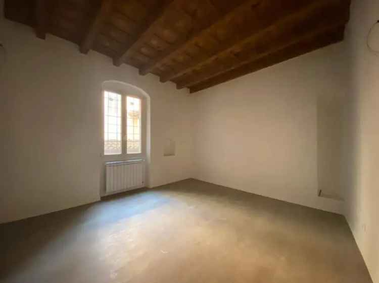 Trilocale Iseo Centro Storico Travi a Vista