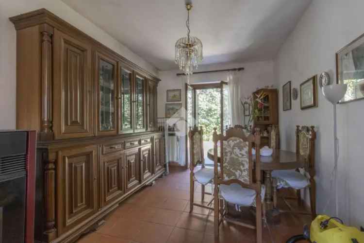 Villa a Schiera d'Angolo Morlupo
