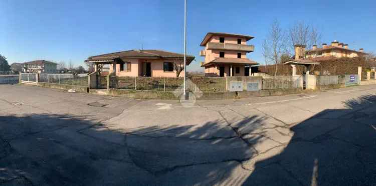 Casa indipendente a Pontoglio 3 livelli + interrato