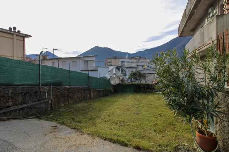 Trilocale in Vendita a Lumezzane con Giardino e Posto Auto