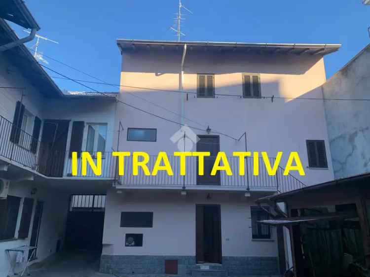 Casa indipendente Lonate Pozzolo tre livelli ampi spazi