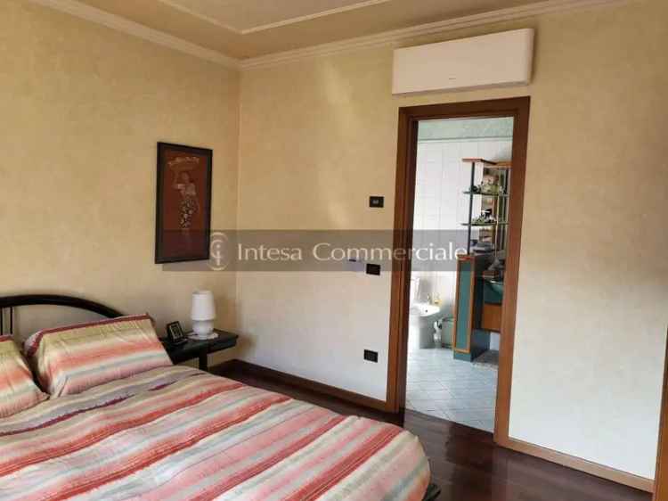 Villa Bifamiliare Concesio