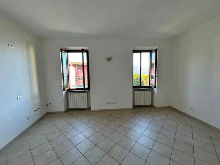 Appartamento Vista Lago Leggiuno con 2 Posti Auto