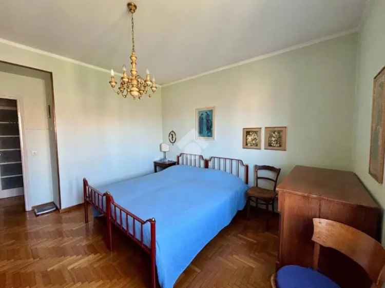 Trilocale Brescia via Arici:  Box Auto e Cantina Inclusi
