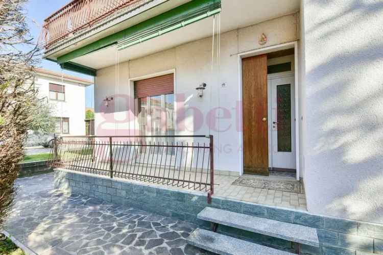 Ampio Appartamento 120 mq a Figino Serenza