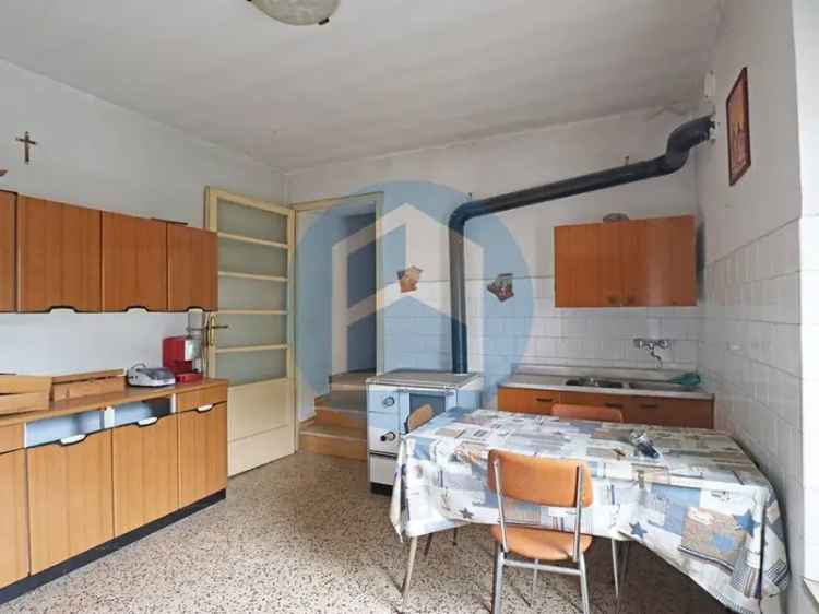 Casa Indipendente Sonico 360 mq Da Ristrutturare