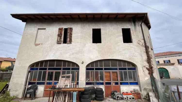 5 Locali in Vendita: Fabbricato Indipendente da Ristrutturare