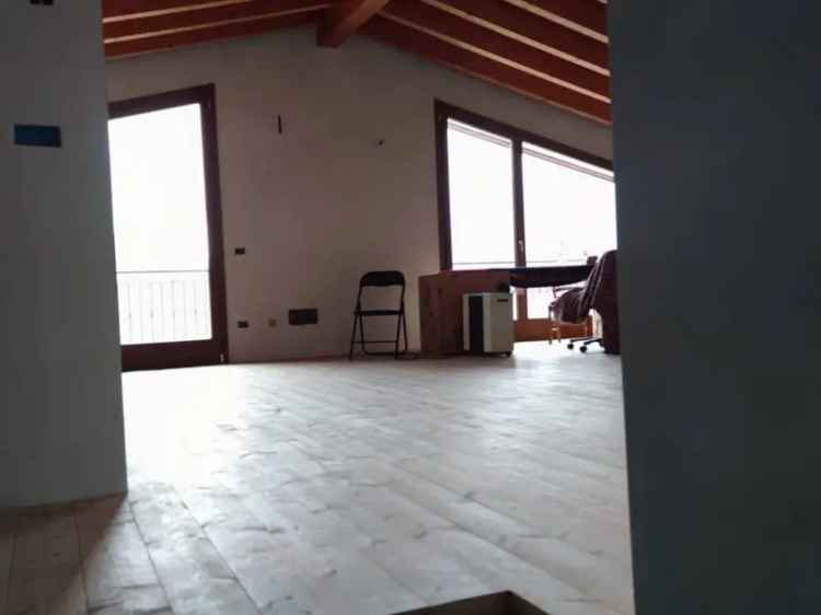 Villa singola Lumezzane grande giardino e autorimessa