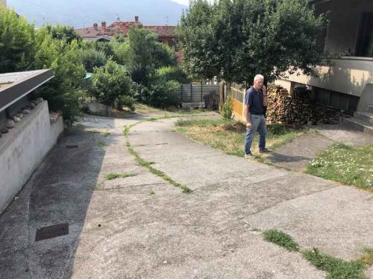 Magazzino Nave via Monteclana trasformabile in residenziale
