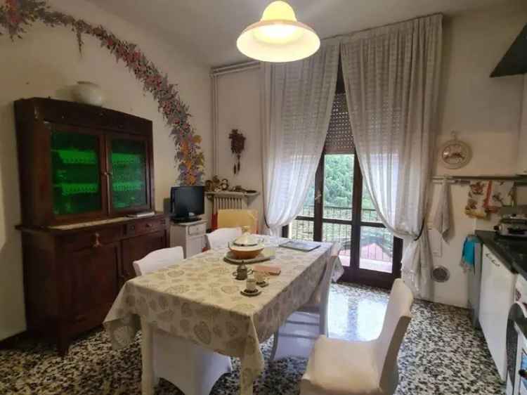 Trilocale Lumezzane: Nuda Proprietà con Camino e Posto Auto