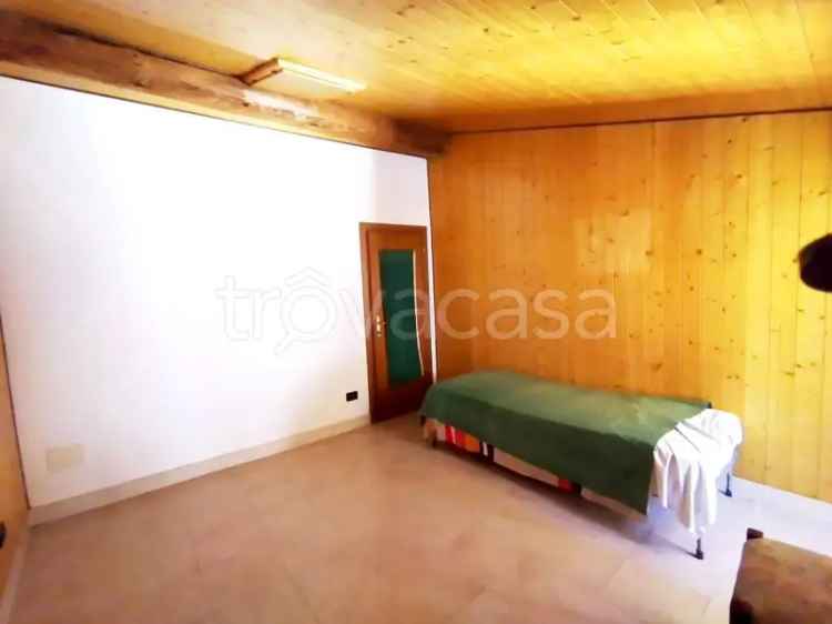 Casa Indipendente a Pertica Bassa con Vista Montagna