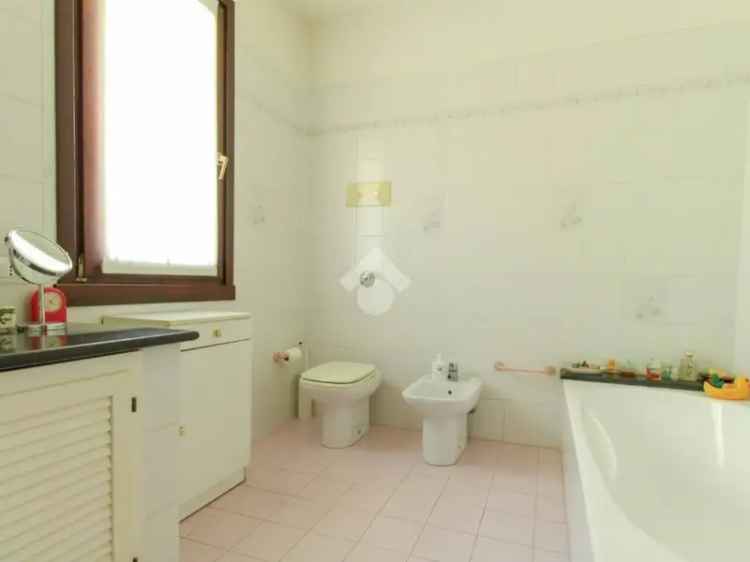 Villa a Schiera Salò Via Don Pietro Minelli