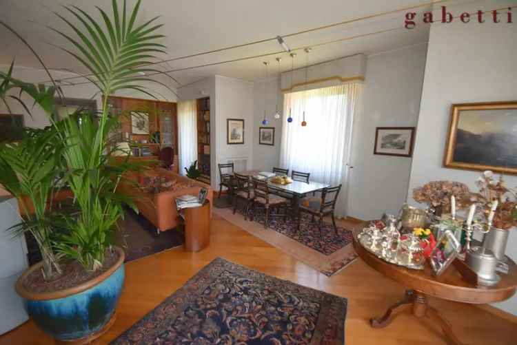 Ampio 4 Locali Corbetta Centro Con Terrazzo e Box Doppio