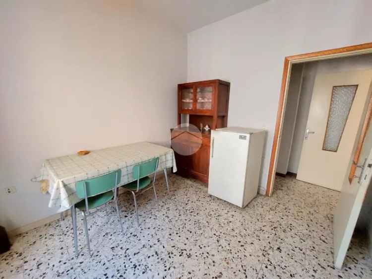 Casa Semi-Indipendente con Due Bilocali