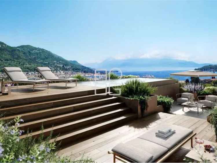 Attico di Lusso Salò Vista Lago Residence 5 Stelle