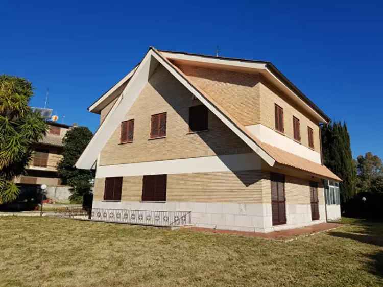 Villa in Affitto a Roma Belvedere Montello 350mq 4 Camere