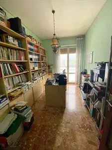 Appartamento 105 mq Castelraimondo 3 Camere Garage