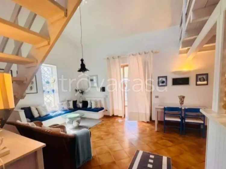 Villa in Affitto Latina: Villino vicino al mare con giardino
