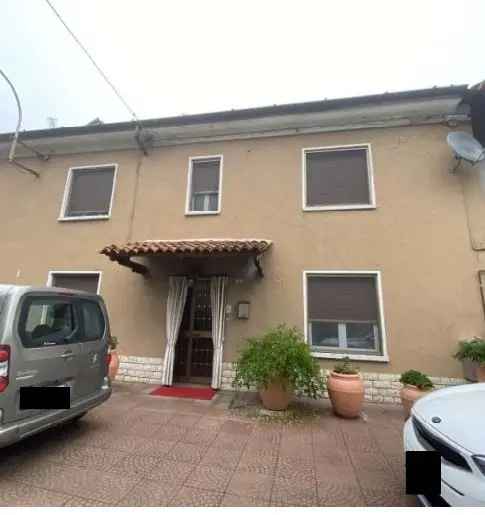 Casa Due Piani Giardino Autorimessa