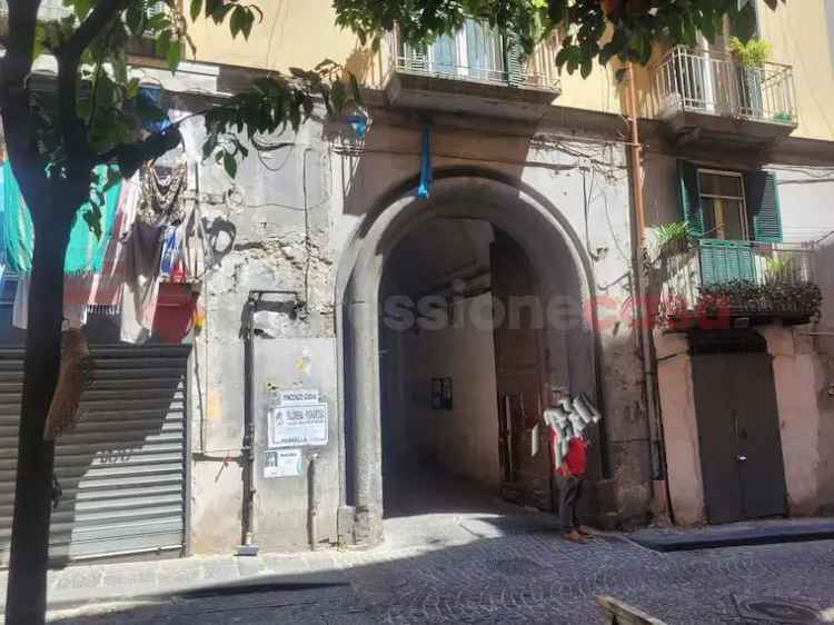 Appartamento 80 mq Napoli Centro - Trilocale Via Santa Caterina da Siena