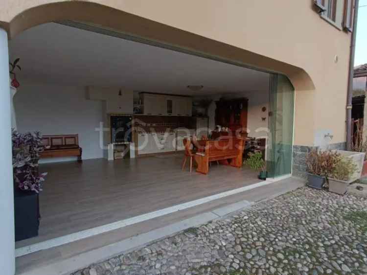 Quadrilocale Rovetta Giardino Taverna Doppie Cantine
