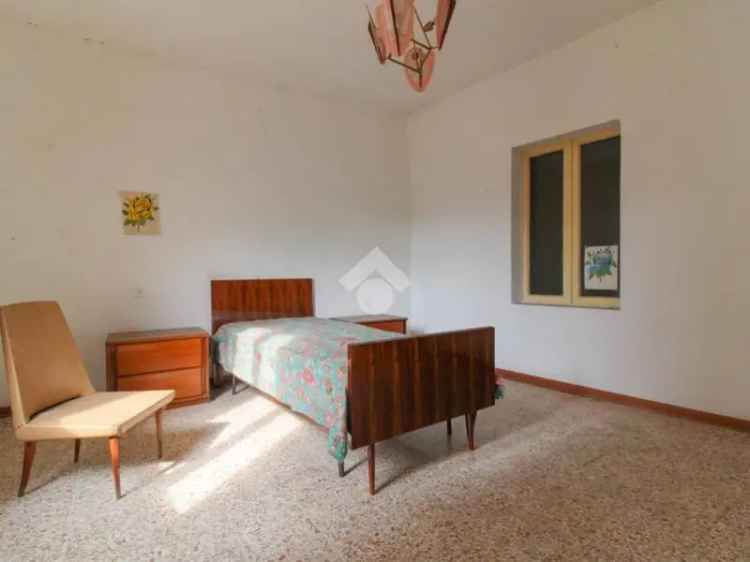 Casa Indipendente a Sabbio Chiese con Due Unita Abitative