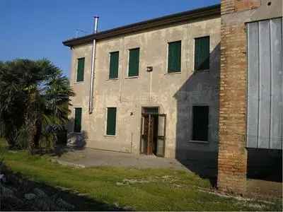 Rustico in Vendita Stanghella 375 mq 3 Camere Giardino