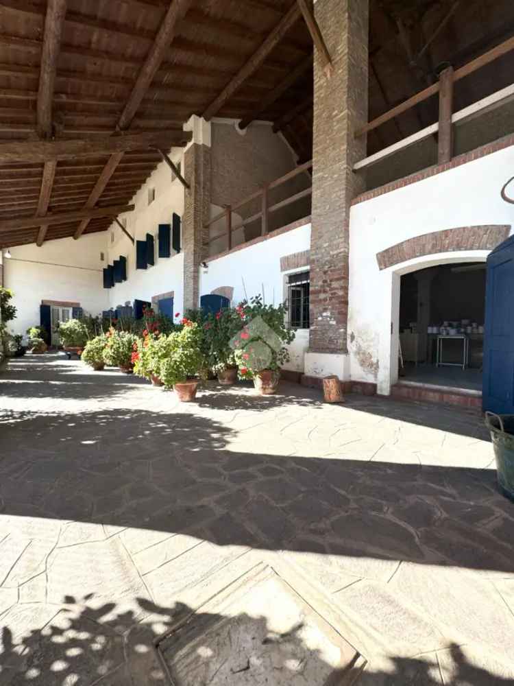 Cascina Rustica con Ampi Spazi Ideale per Famiglie o B&B