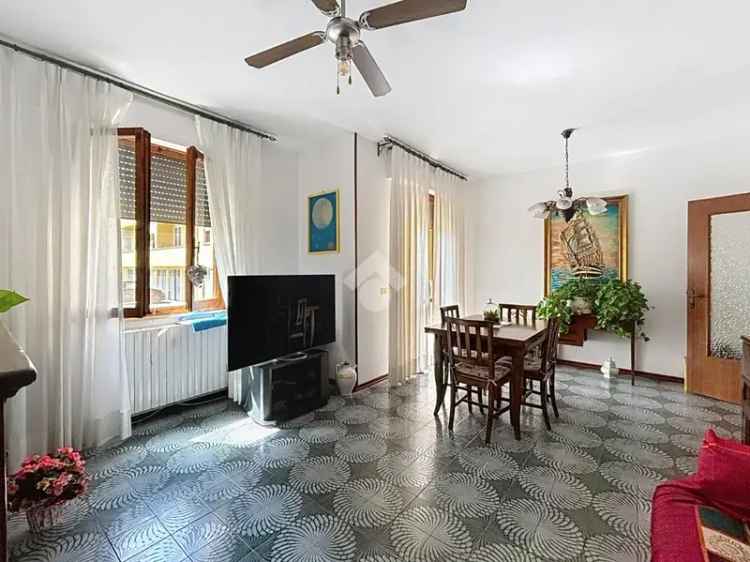 5 Locali in Vendita a Cascina Centro