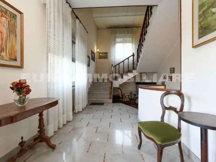Villa singola Brescia Nord - Ristrutturazione - Giardino 3000 mq - Piscina