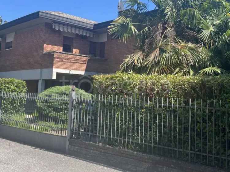 Villa Singola a Chiari con Giardino