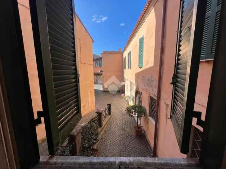 Rustico in Vendita Monte Porzio Catone Centro Storico