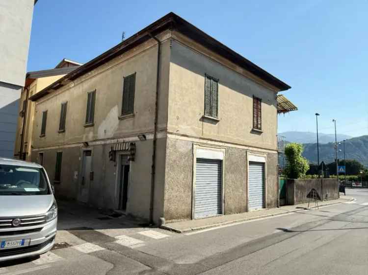 Casa Semindipendente con Negozio ad Airuno