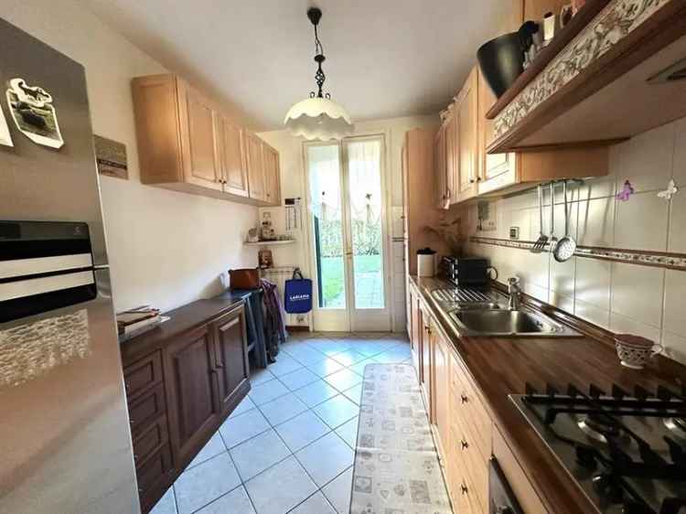 Trilocale in Vendita Malgrate 92 mq Giardino 395 mq