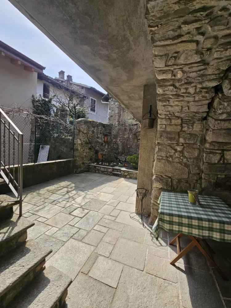 Palazzo a Caglio: investimento ideale B&B o residenza