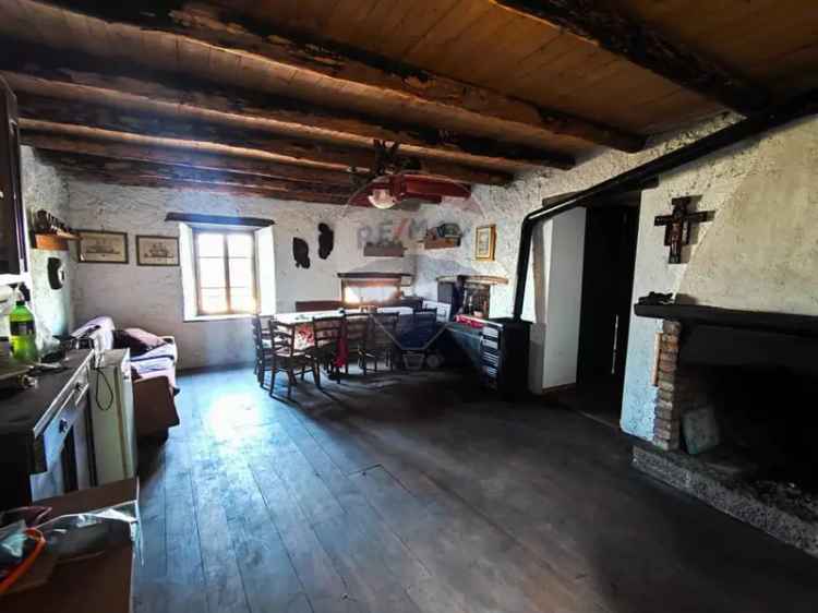 Rustico con Terreno a Gianico