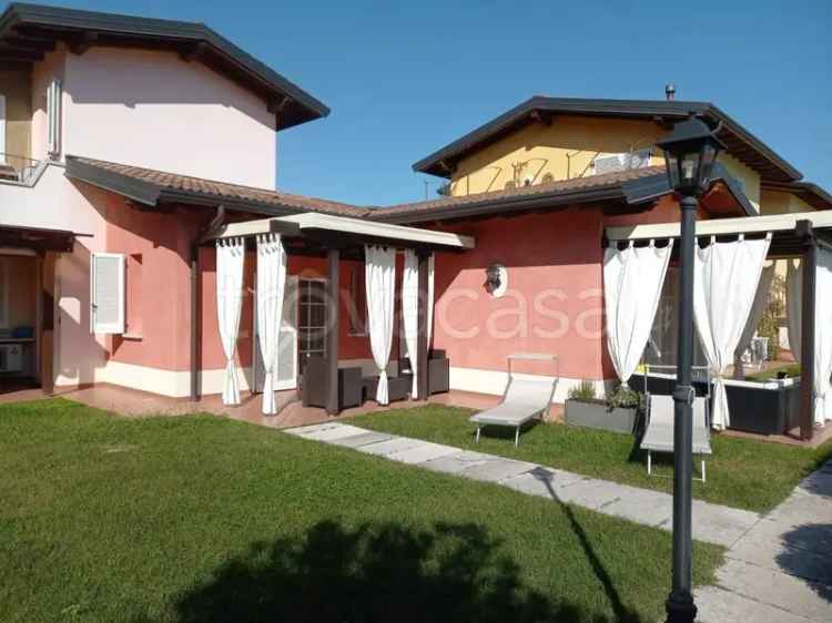 Villino in Residence a Manerba del Garda con Piscina