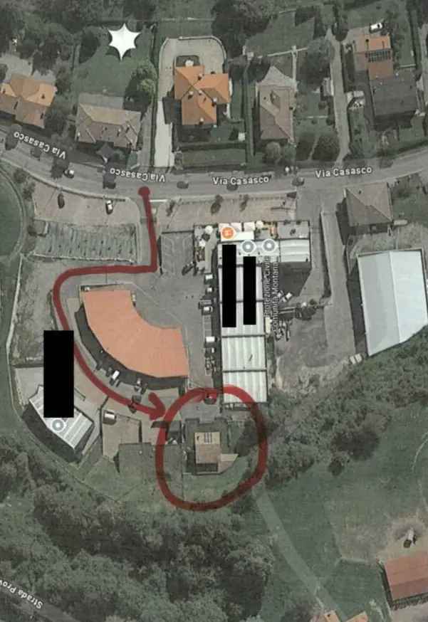 Villa con Giardino e Magazzino - Tre Livelli