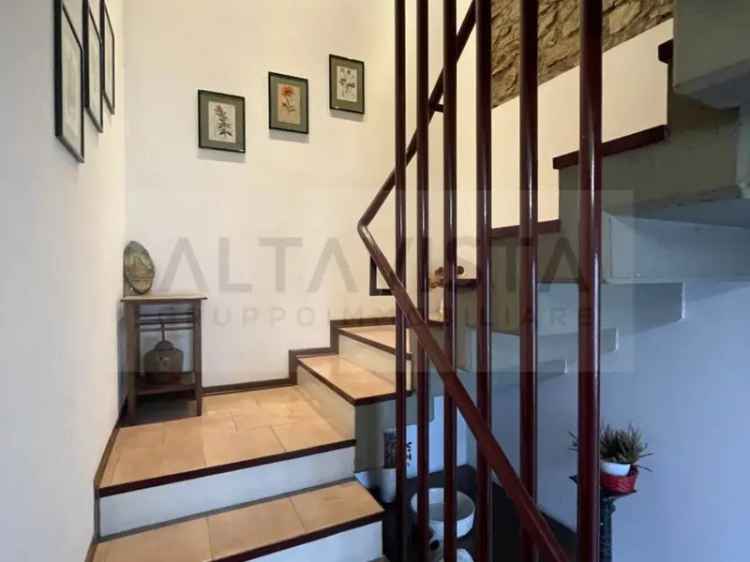 Casa Indipendente a Rezzato con Due Appartamenti