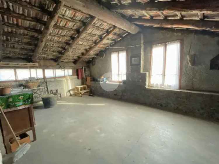 Casa in Vendita a Sellero Via Castello Deliziosa soluzione con vista sulle montagne