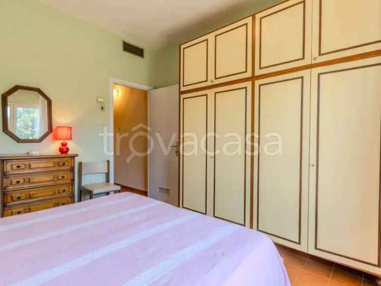 Villa a Schiera Capodimonte con Giardino e Vista Lago
