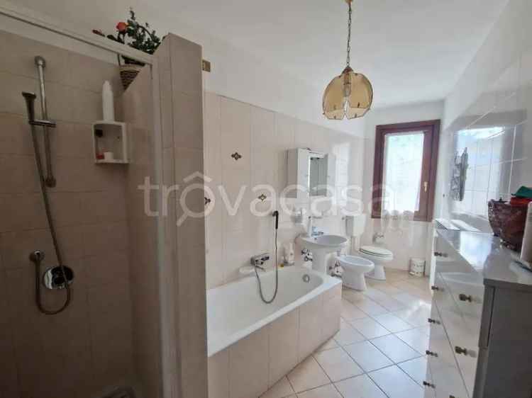 Casa Indipendente a Niardo con Garage e Arredamento