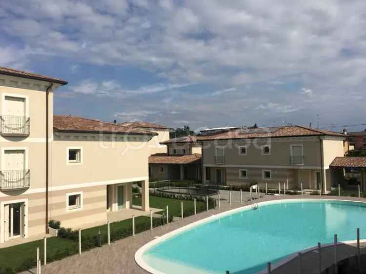 Villa Singola con Piscina a Chiari