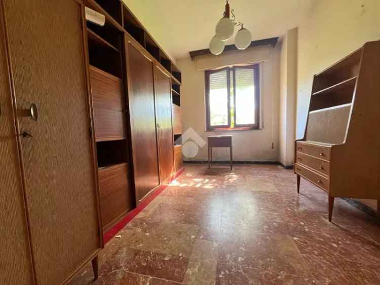 5 Locali in Vendita Sarzana: Terrazza Giardino Box Auto