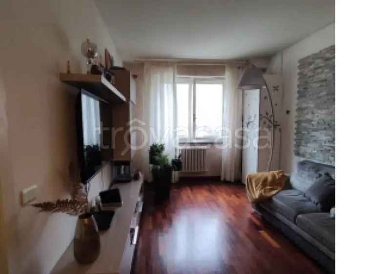 Appartamento in Asta a Como Largo Giulio Silo