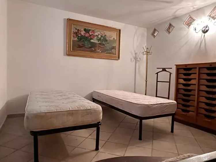 Affitto Transitorio Ortonovo: Casa Indipendente per Lavoratori