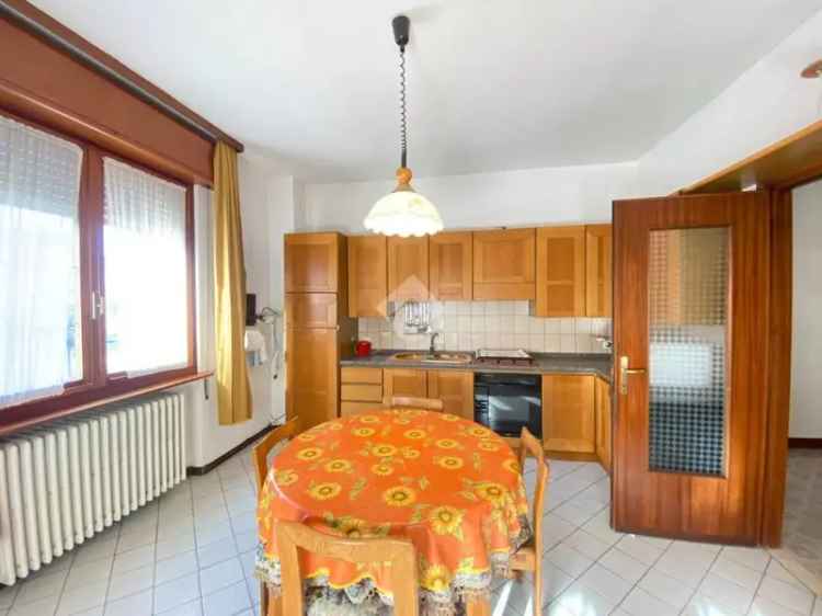 Villa con Vista Lago Sale Marasino