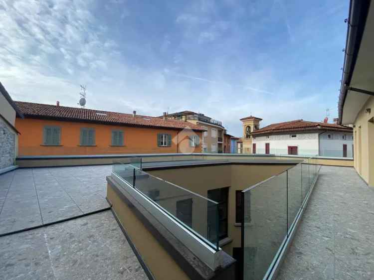 Quadrilocale 200 mq Iseo Centro Storico Ristrutturato